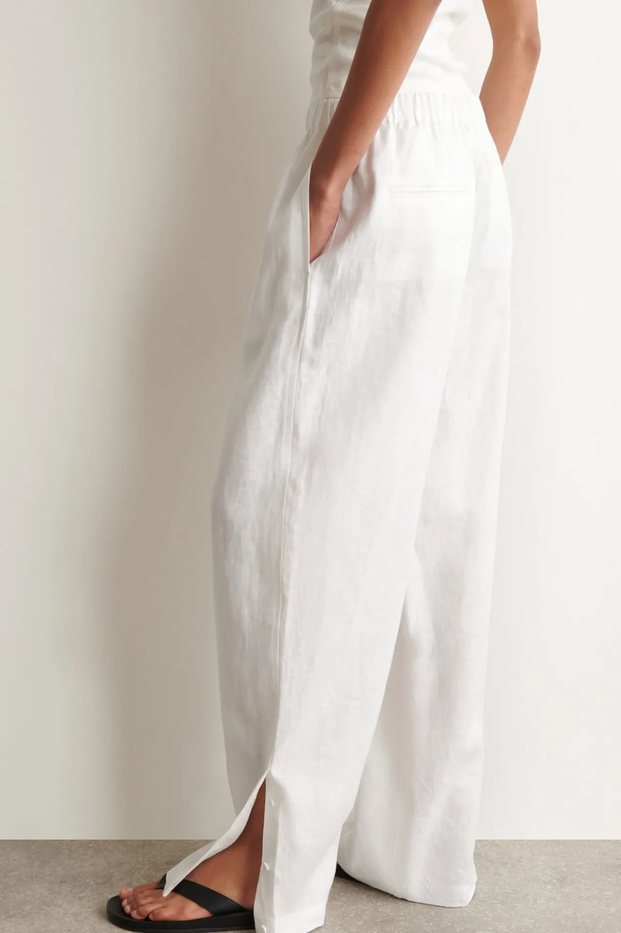 ELASTICATED LINEN BARREL-LEG PANTS