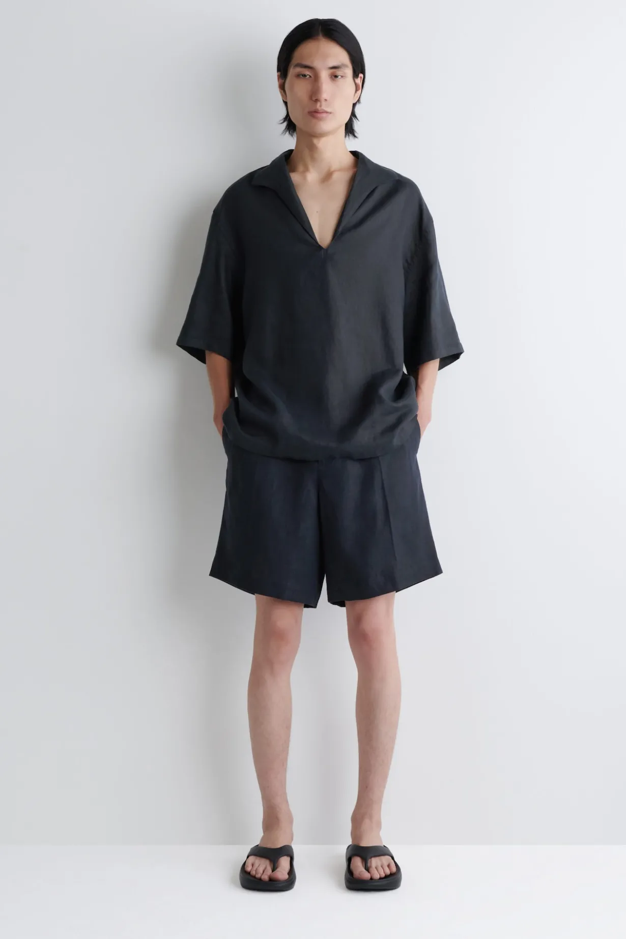 ELASTICATED LINEN SHORTS