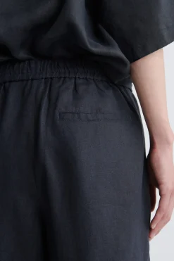 ELASTICATED LINEN SHORTS