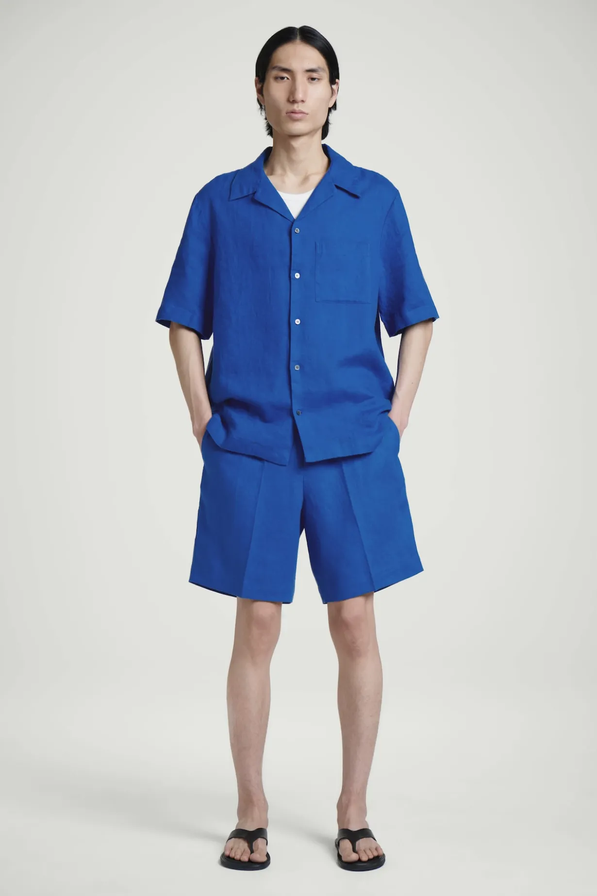 ELASTICATED LINEN SHORTS