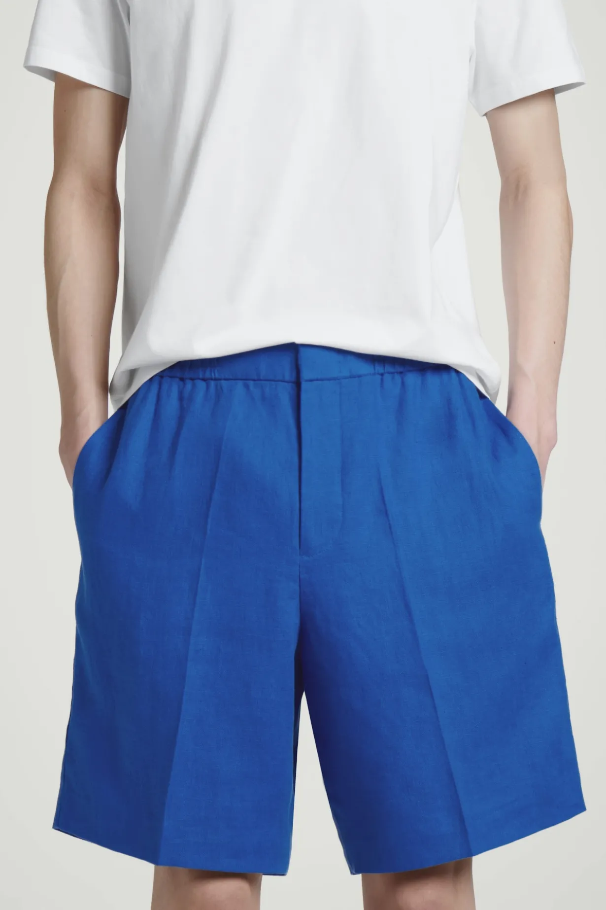ELASTICATED LINEN SHORTS