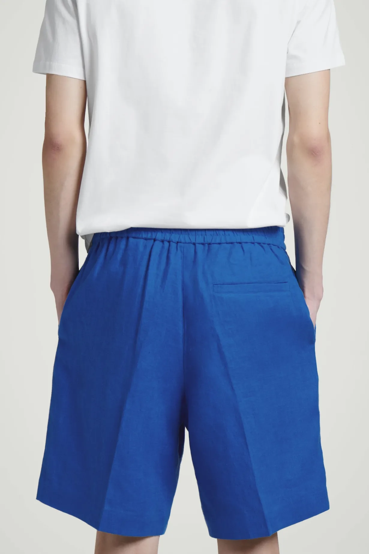 ELASTICATED LINEN SHORTS