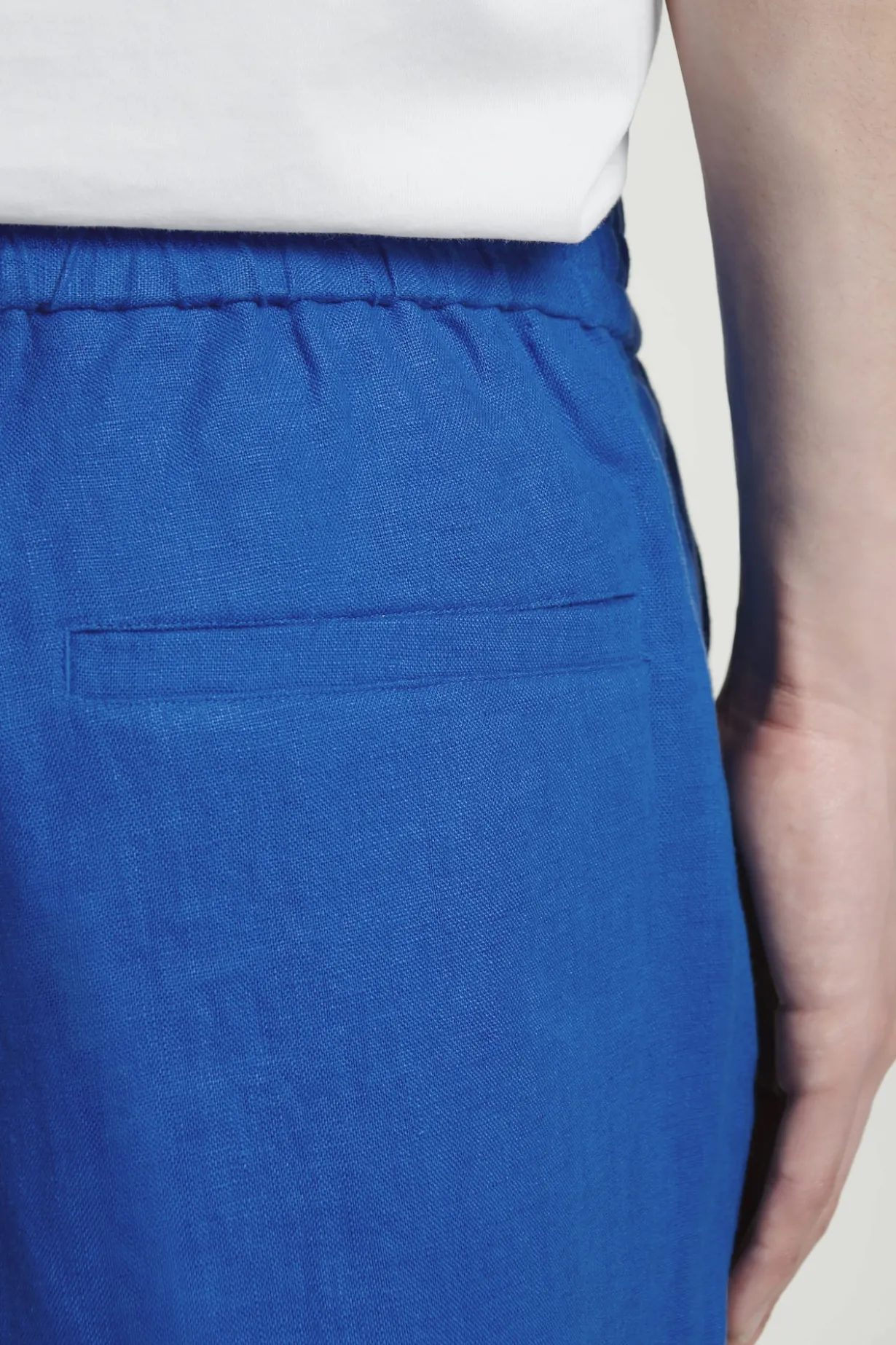 ELASTICATED LINEN SHORTS