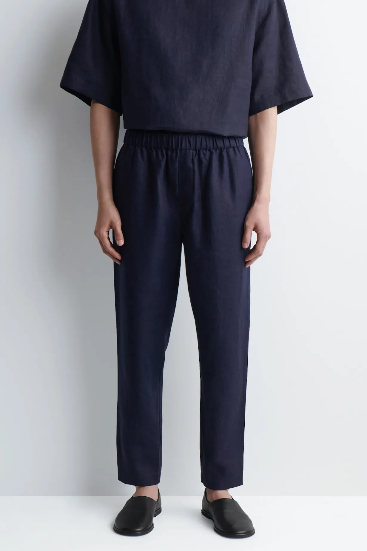 ELASTICIZED LINEN REGULAR-FIT TAPERED PANTS