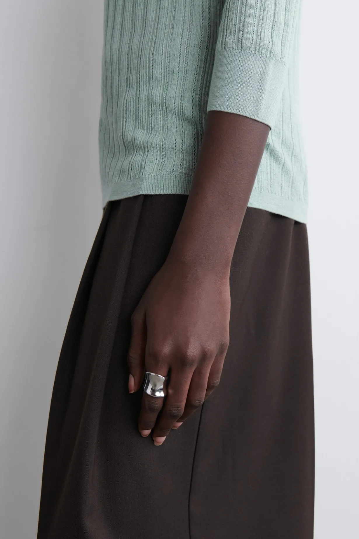 ELONGATED SCULPTED RING