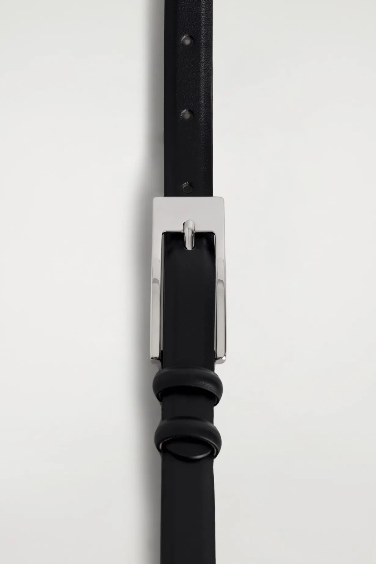 ELONGATED-BUCKLE LEATHER BELT