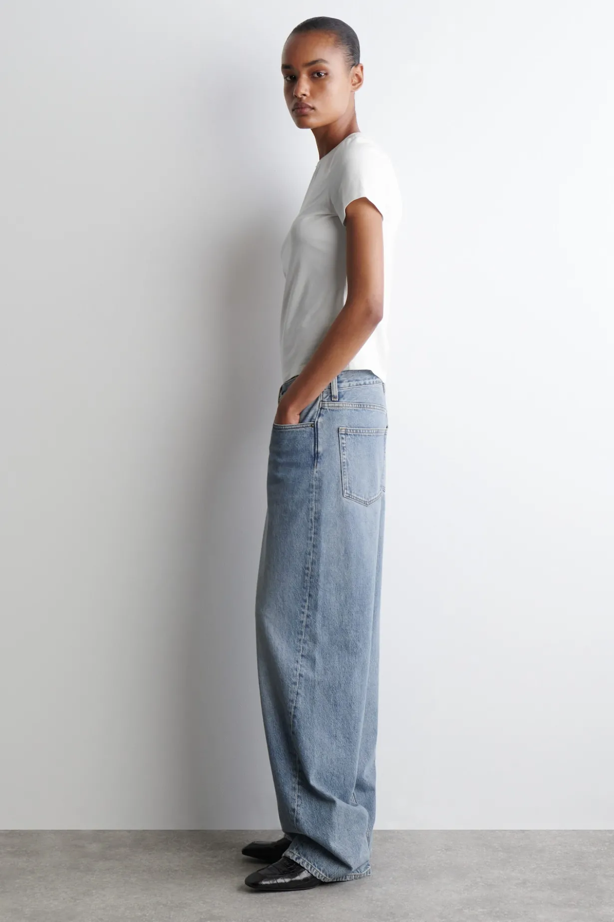 FACADE STRAIGHT-LEG JEANS