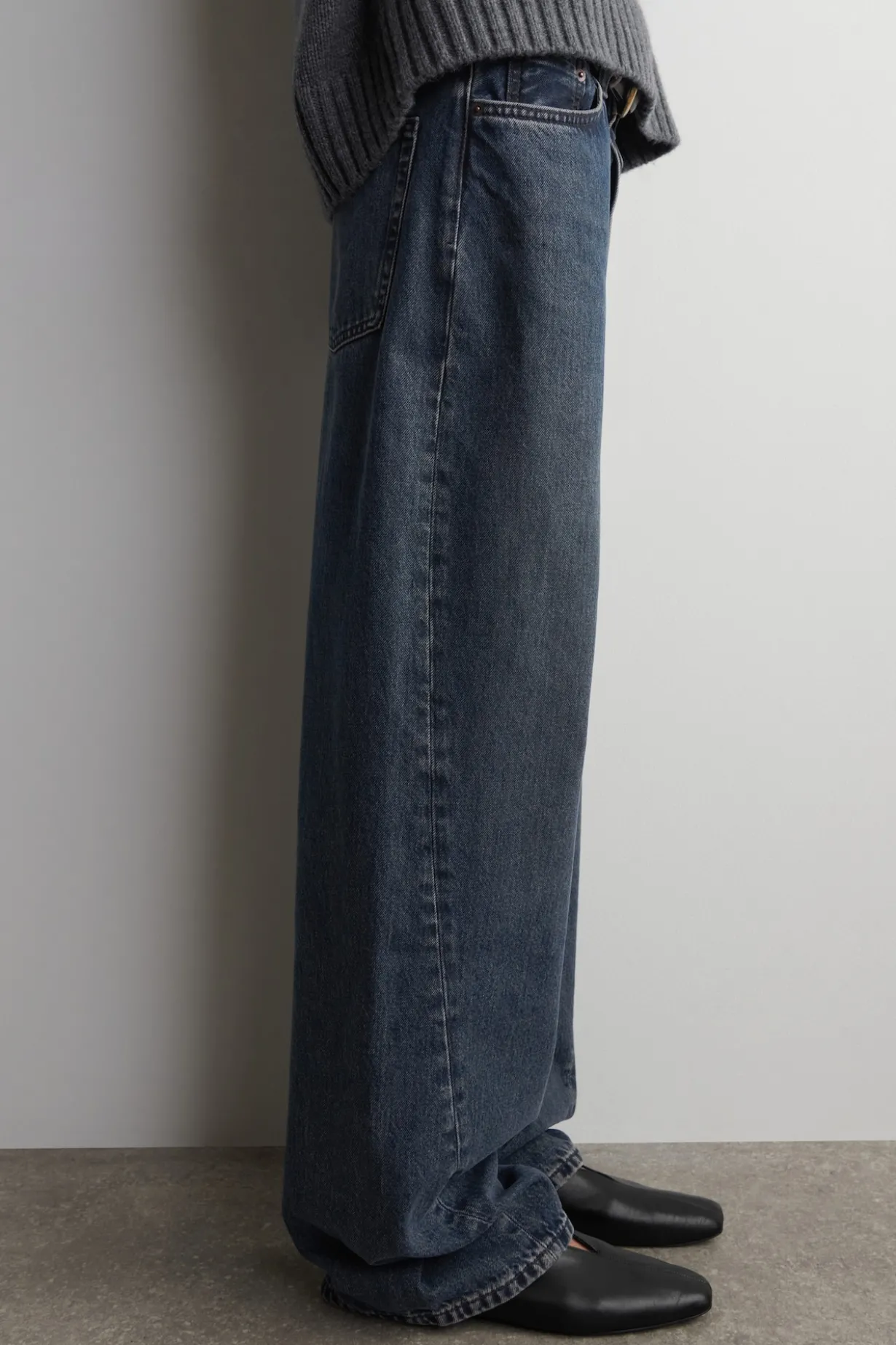 FACADE STRAIGHT-LEG JEANS