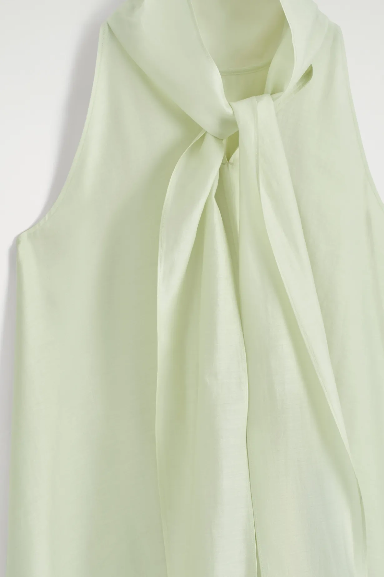 FLUID HALTERNECK MINI DRESS