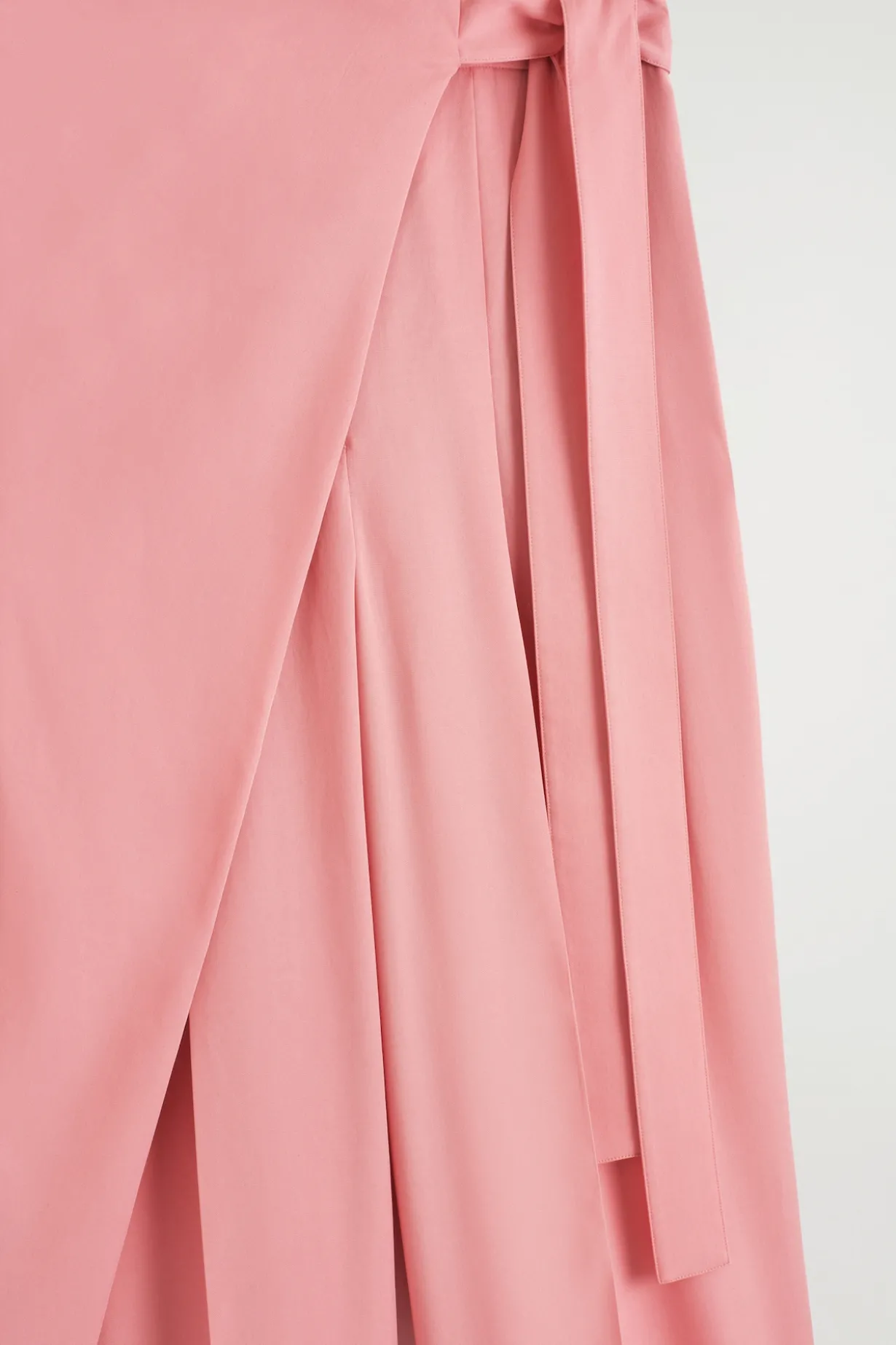 FLUID WRAP-FRONT PANTS