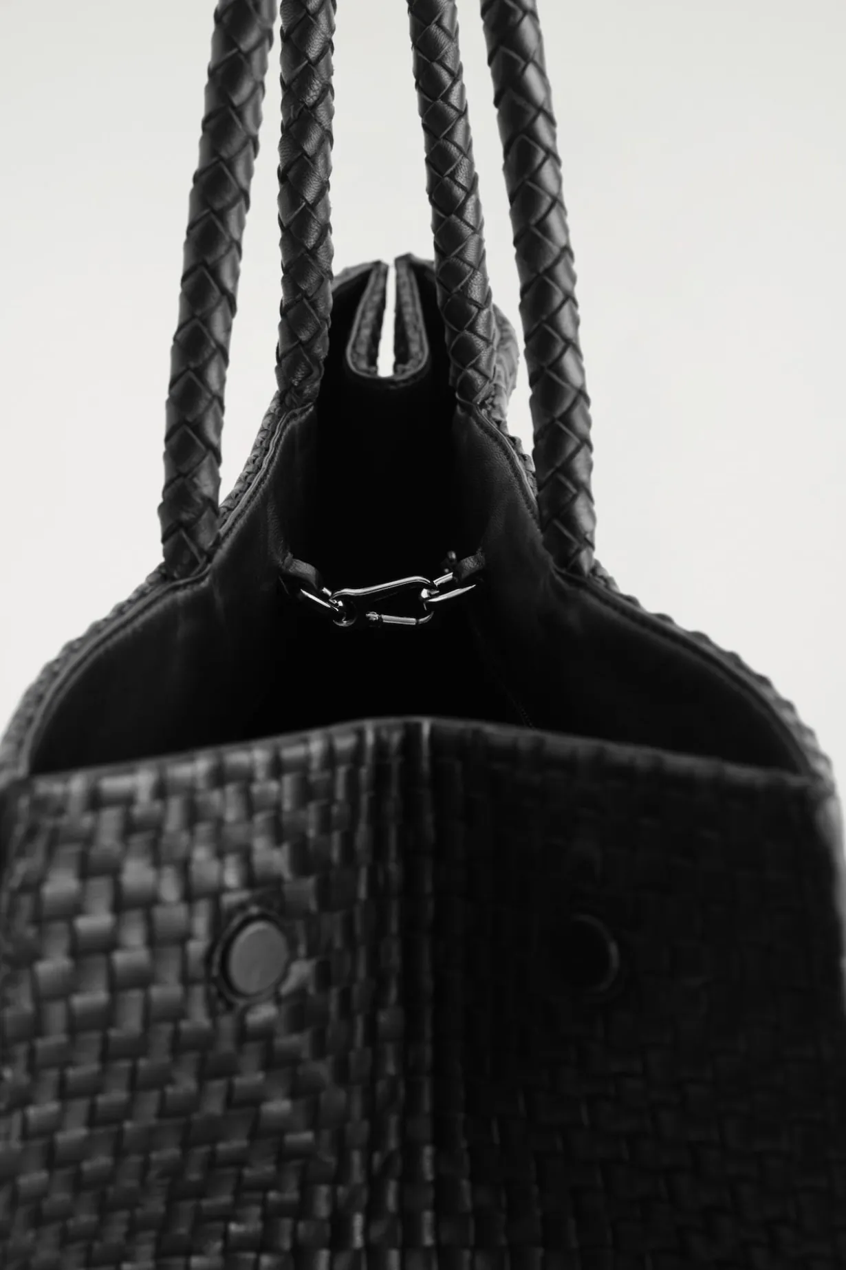 GALLERY HAND-WOVEN TOTE BAG - LEATHER