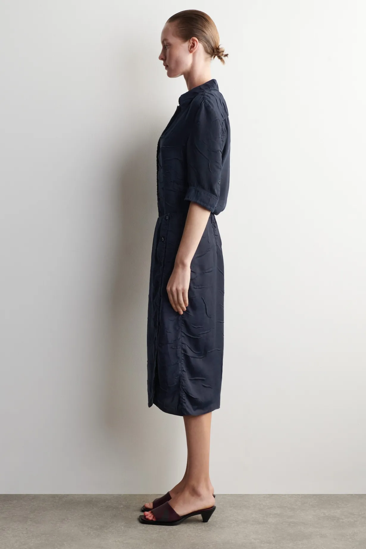 GATHERED CRINKLED MIDI SKIRT