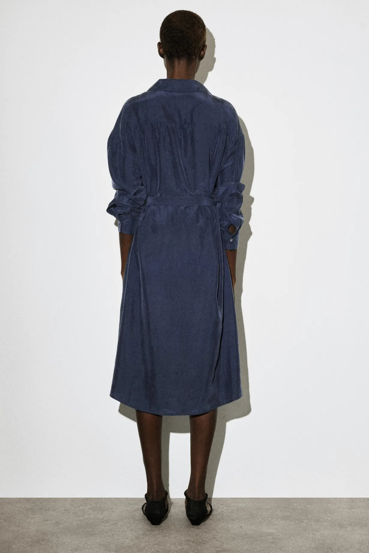 GATHERED CRINKLED-SILK MIDI SHIRT DRESS