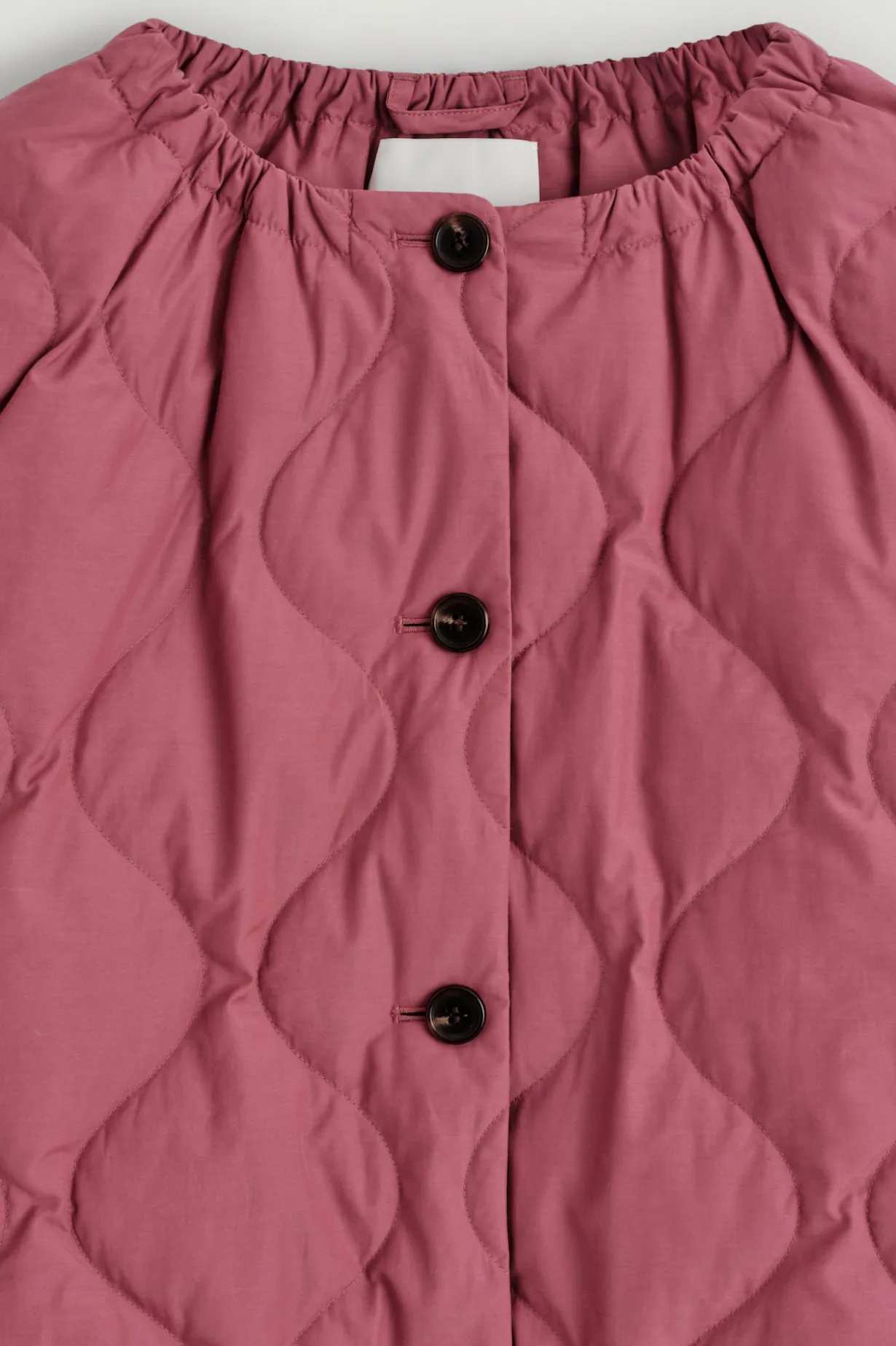 GATHERED QUILTED DOWN JACKET