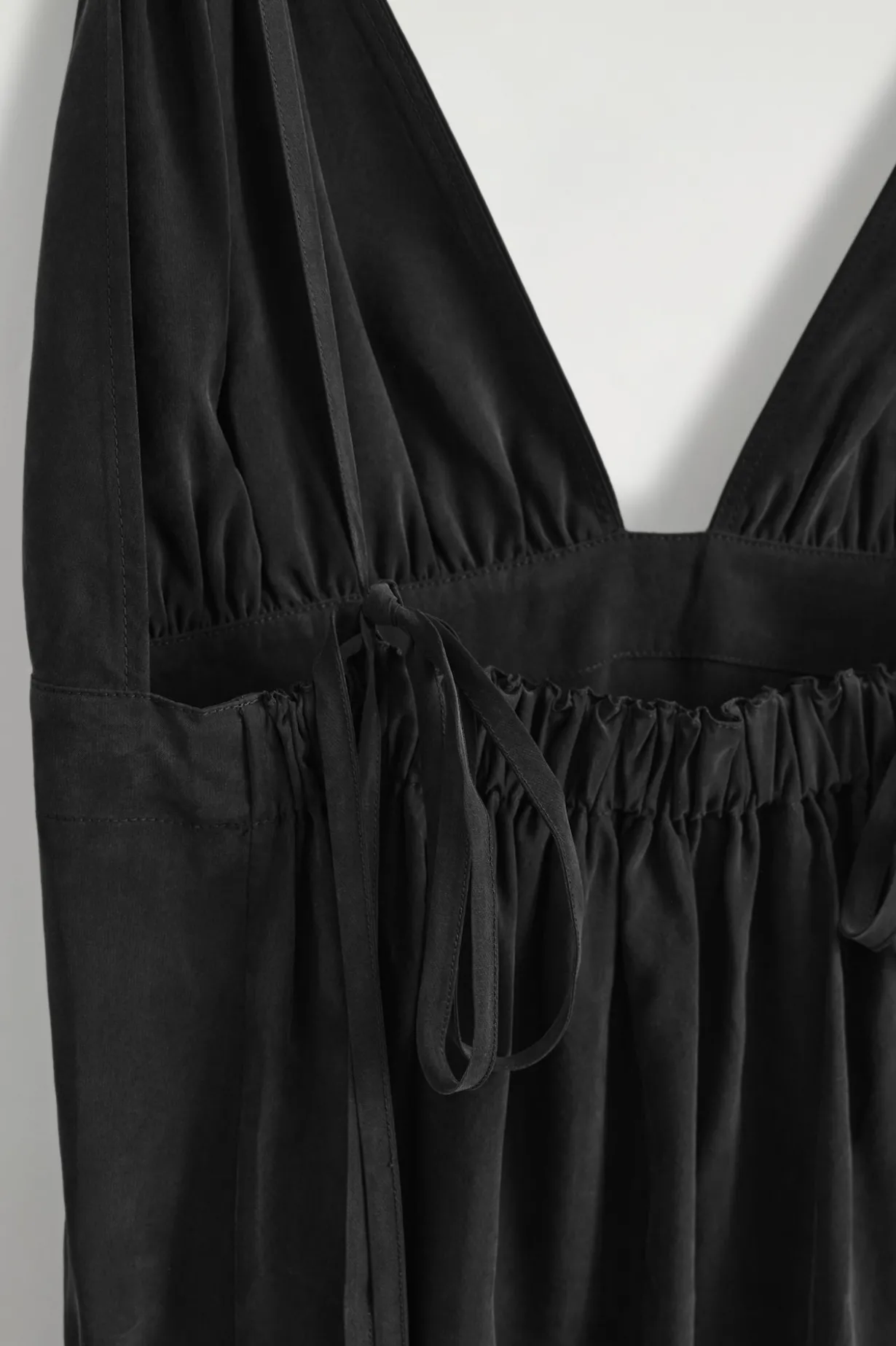GATHERED V-NECK MAXI DRESS