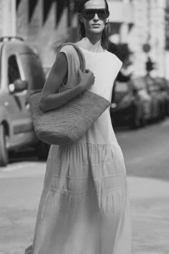 HAND-WOVEN MARKET TOTE - STRAW