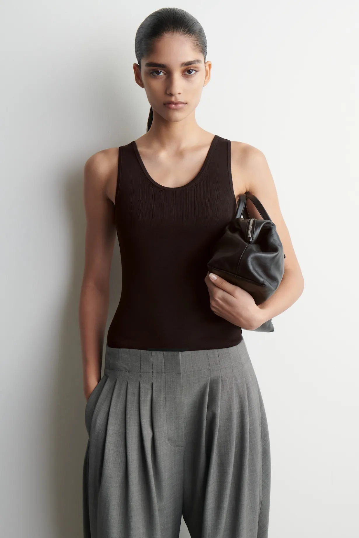 KNITTED SCOOP-NECK TANK TOP