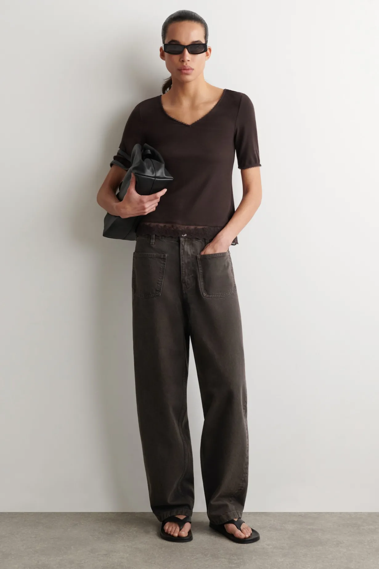 LACE-TRIMMED RIBBED V-NECK T-SHIRT