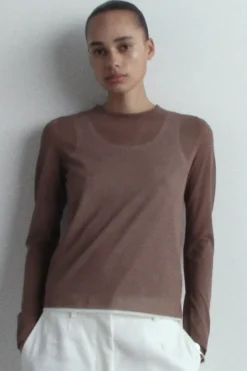 LAYERED KNIT LONG-SLEVED TOP