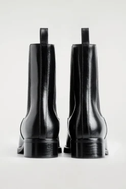 LEATHER CHELSEA BOOTS