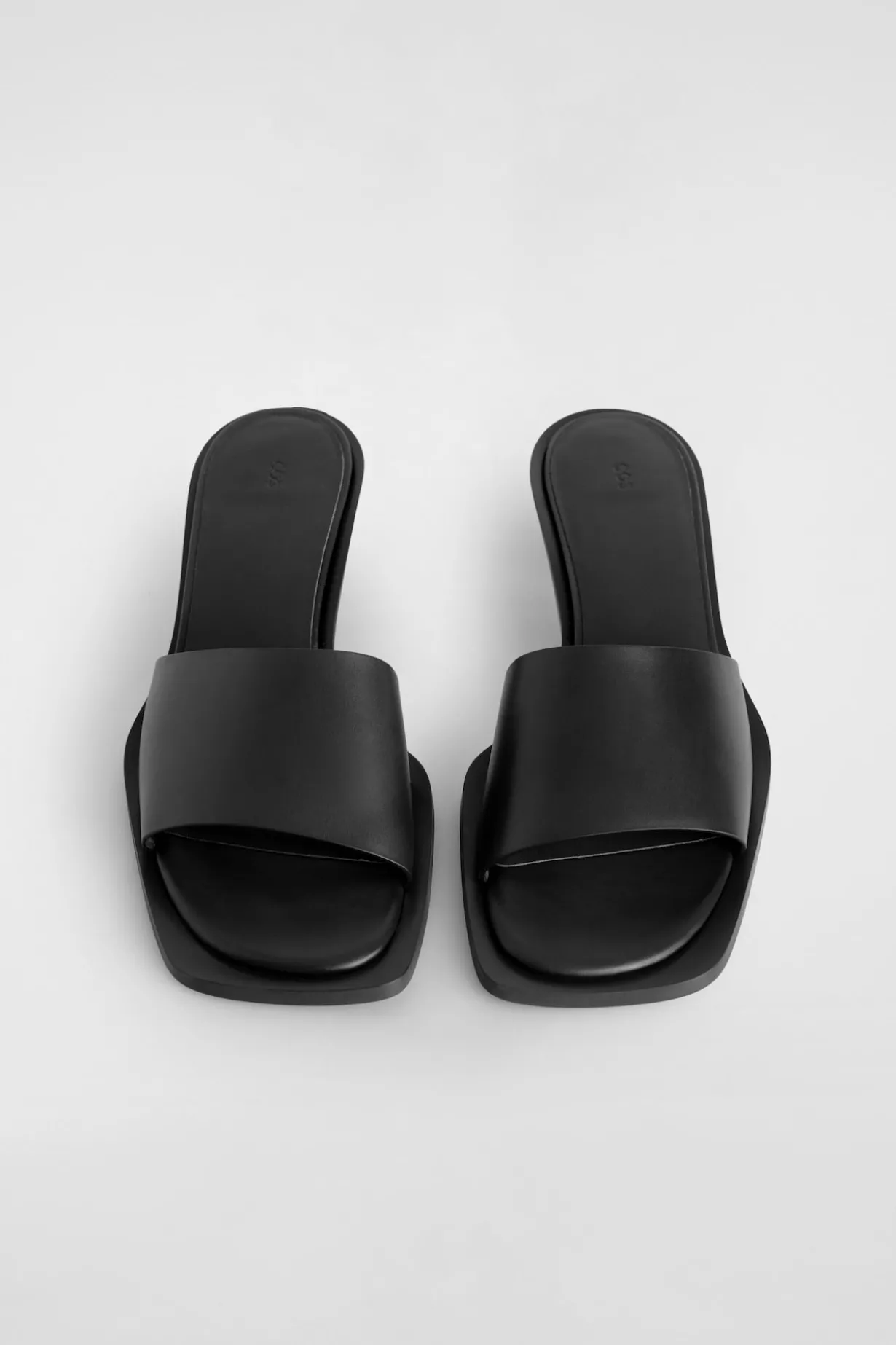 LEATHER KITTEN-HEEL MULES