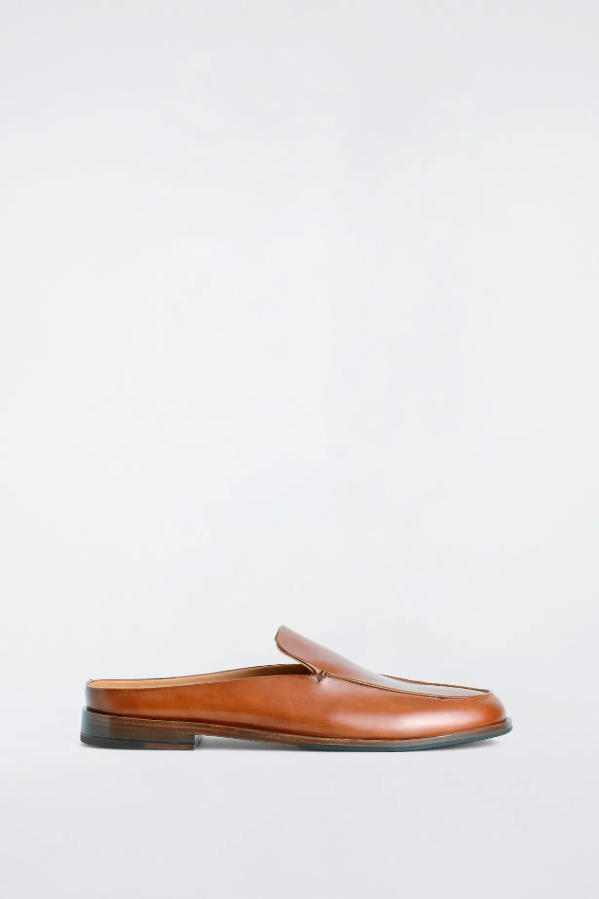 LEATHER MULE LOAFERS