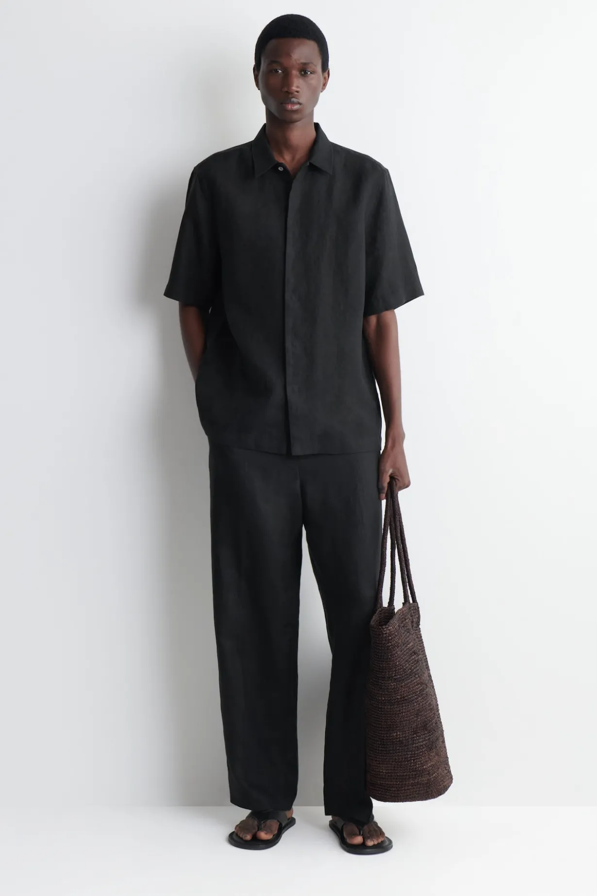LINEN SHORT-SLEEVED SHIRT
