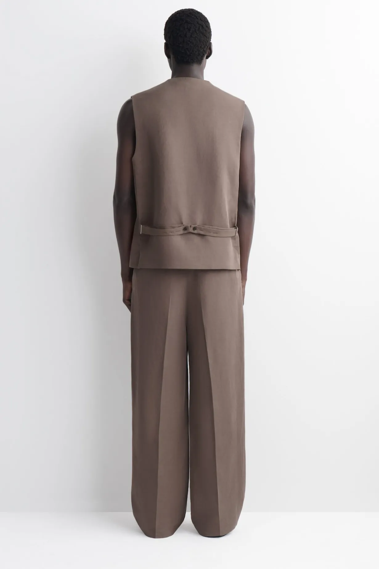 LINEN-BLEND VEST