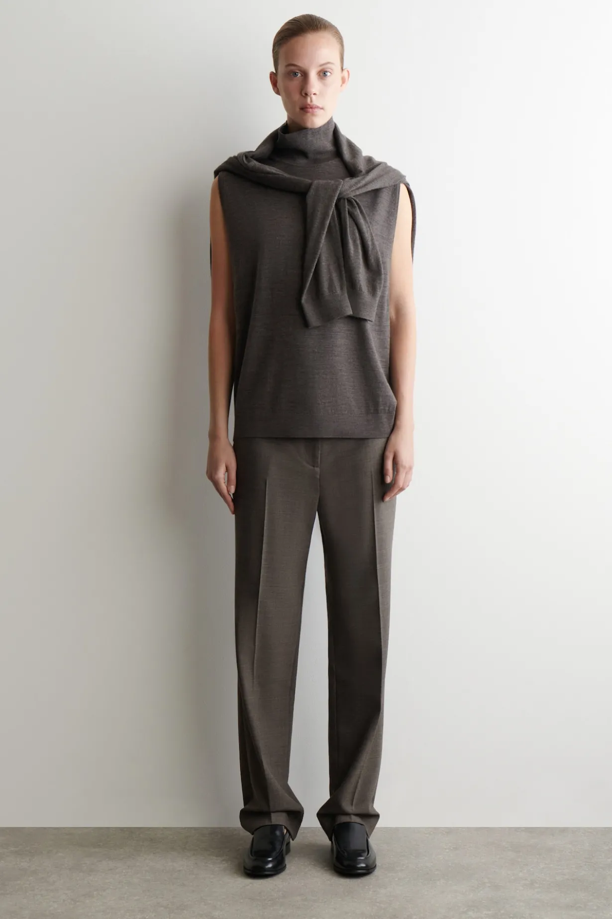 MERINO WOOL ROLL-NECK VEST