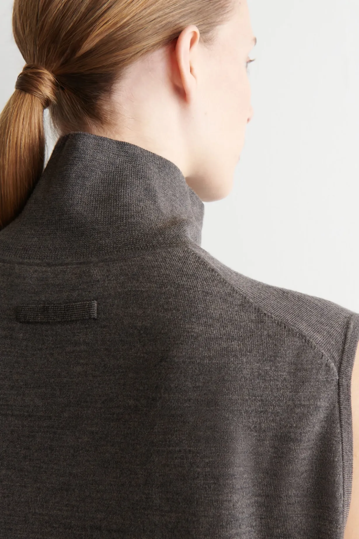 MERINO WOOL ROLL-NECK VEST