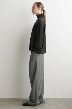MERINO WOOL TURTLENECK SWEATER