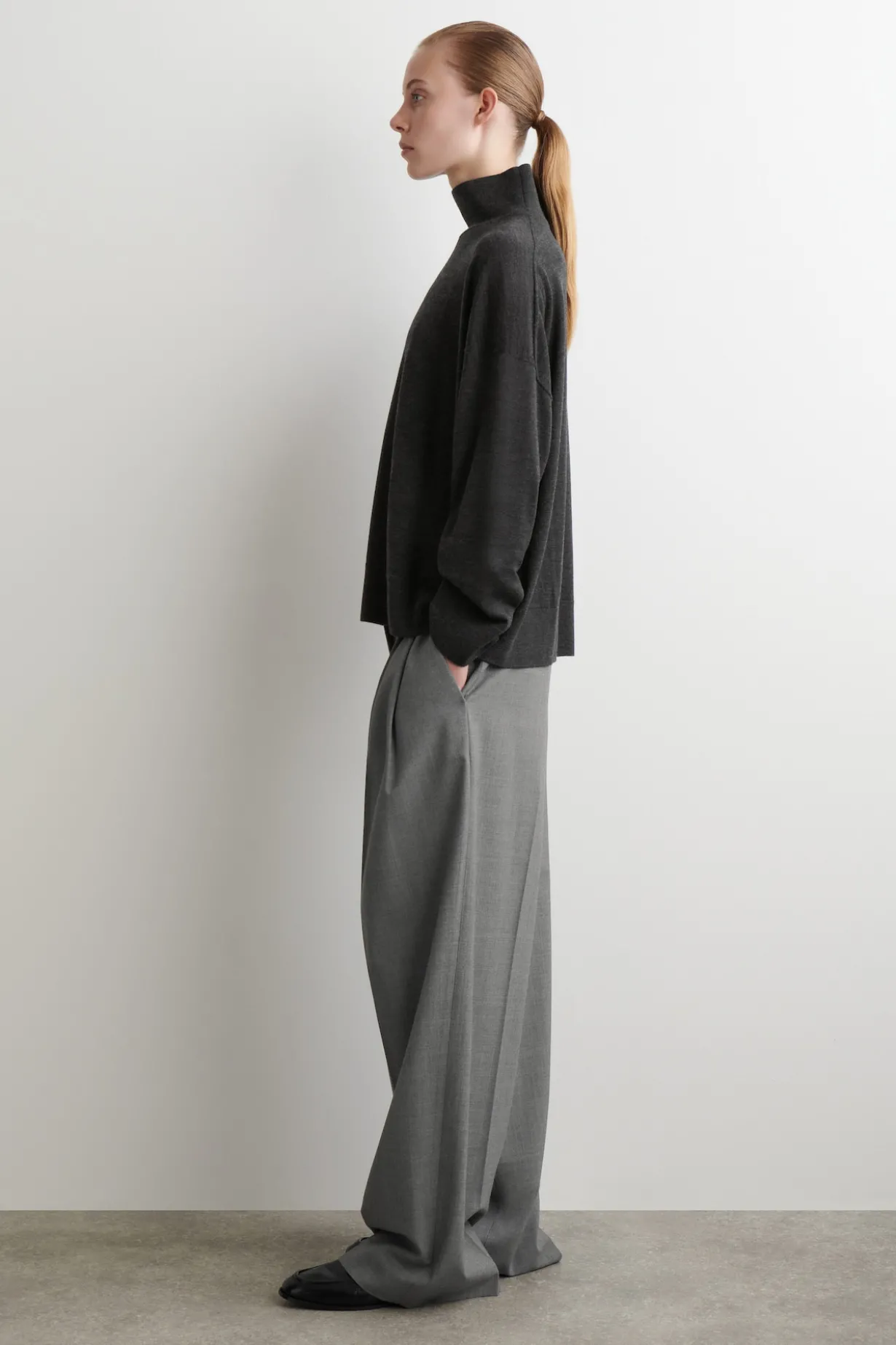 MERINO WOOL TURTLENECK SWEATER