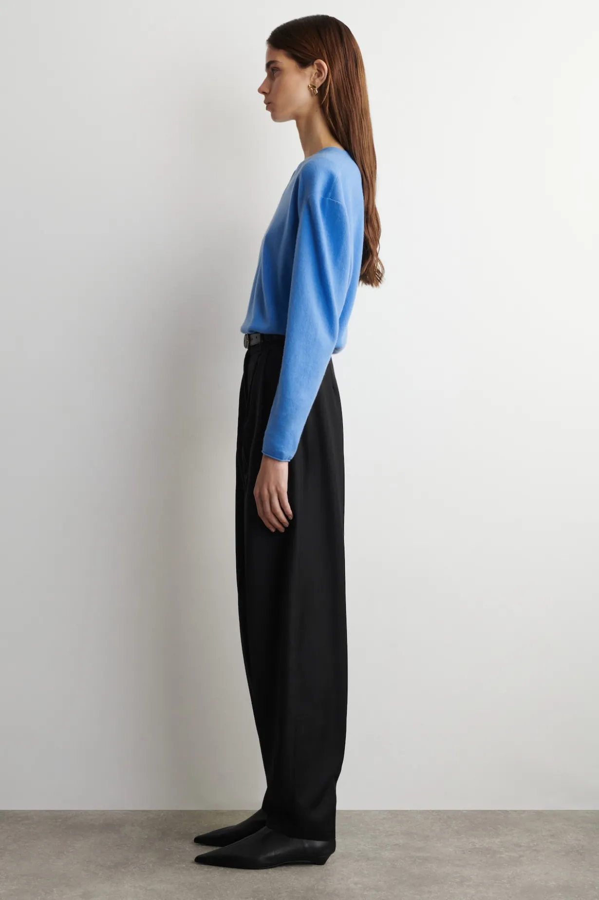 MERINO WOOL V-NECK SWEATER