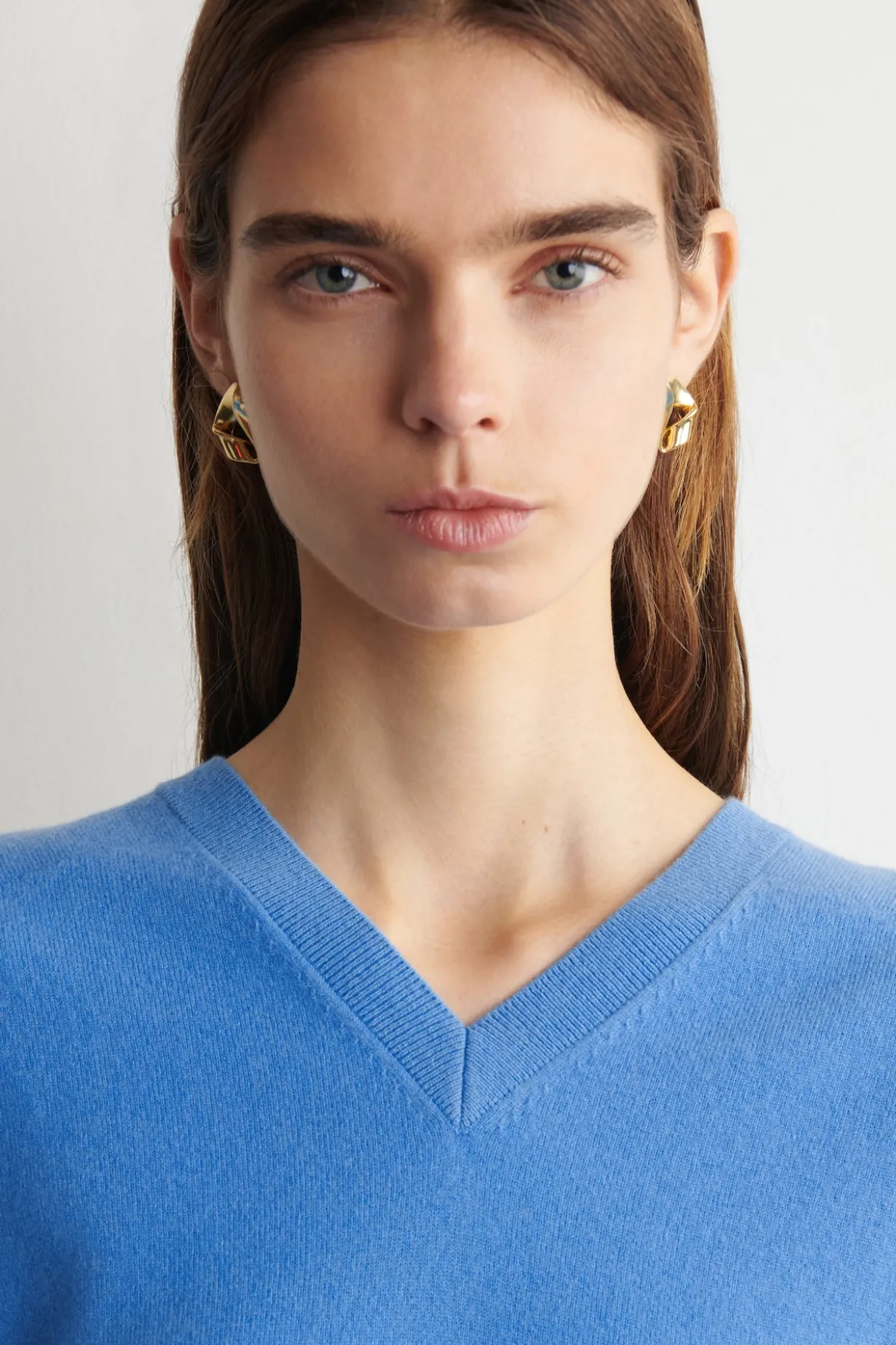MERINO WOOL V-NECK SWEATER