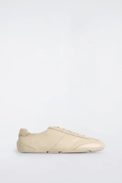 MINIMAL LEATHER SNEAKERS