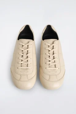 MINIMAL LEATHER SNEAKERS