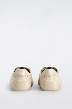 MINIMAL LEATHER SNEAKERS