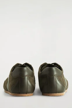 MINIMAL LEATHER SNEAKERS