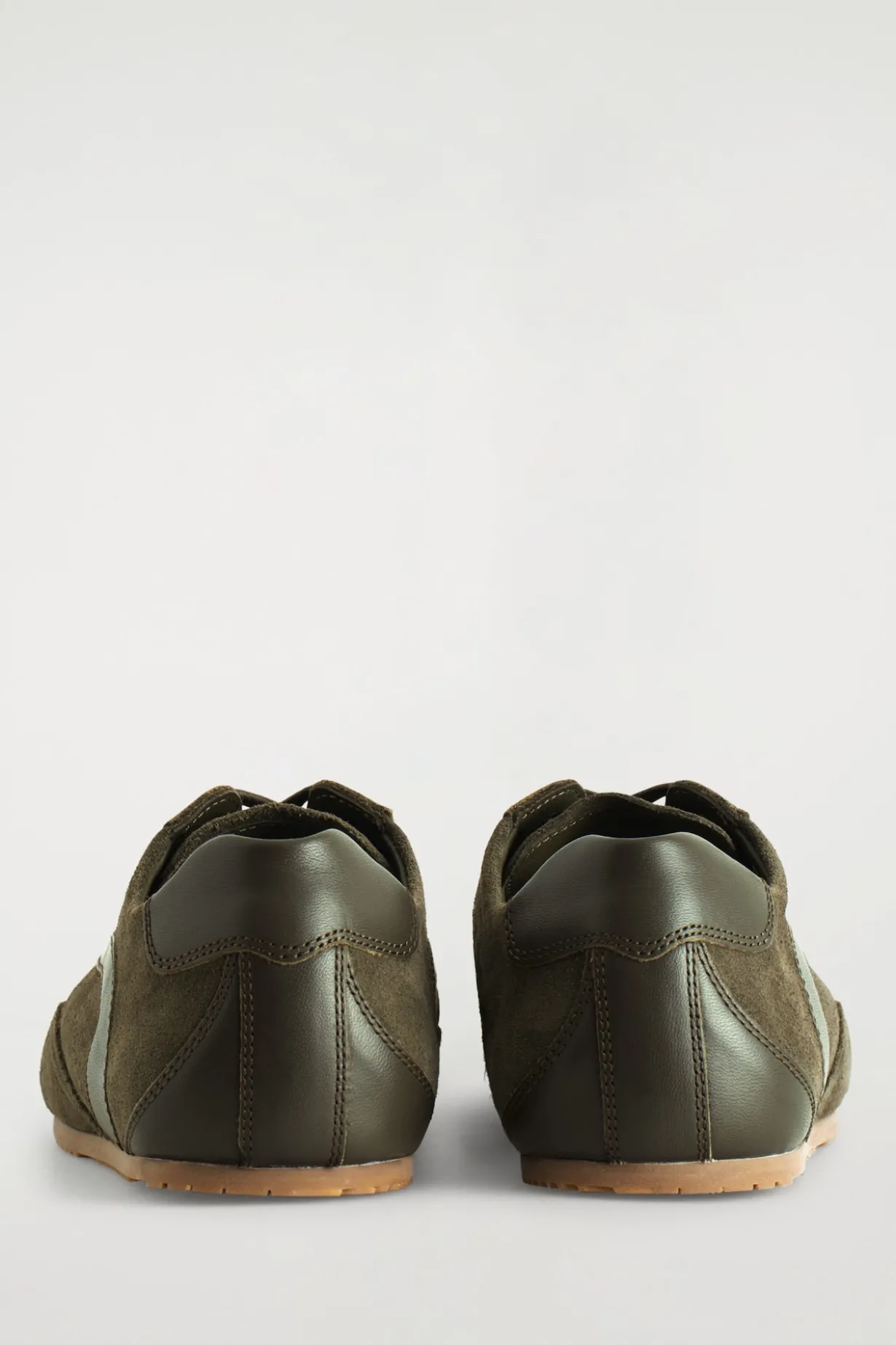 MINIMAL LEATHER SNEAKERS