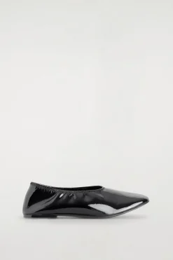 MINIMAL PATENT LEATHER BALLET FLATS
