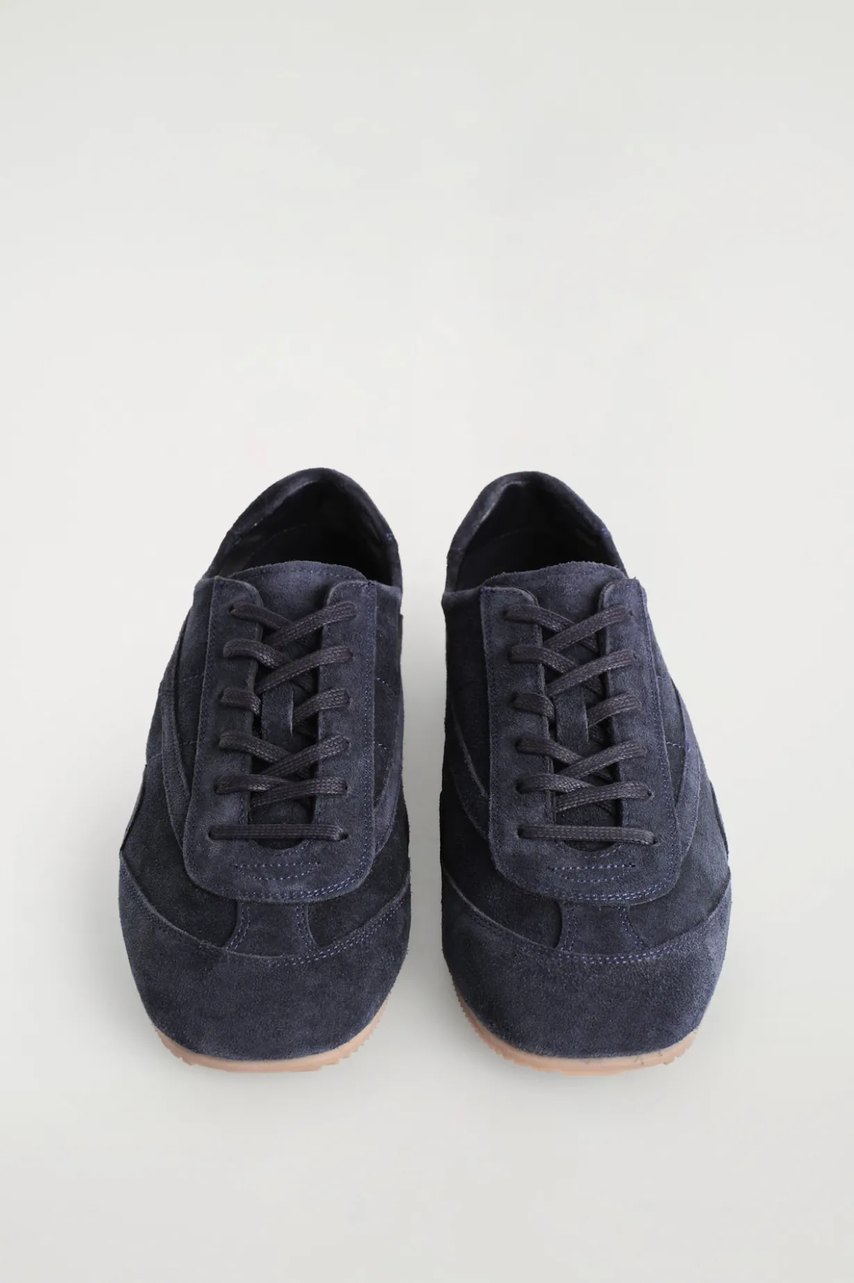 MINIMAL SUEDE SNEAKERS