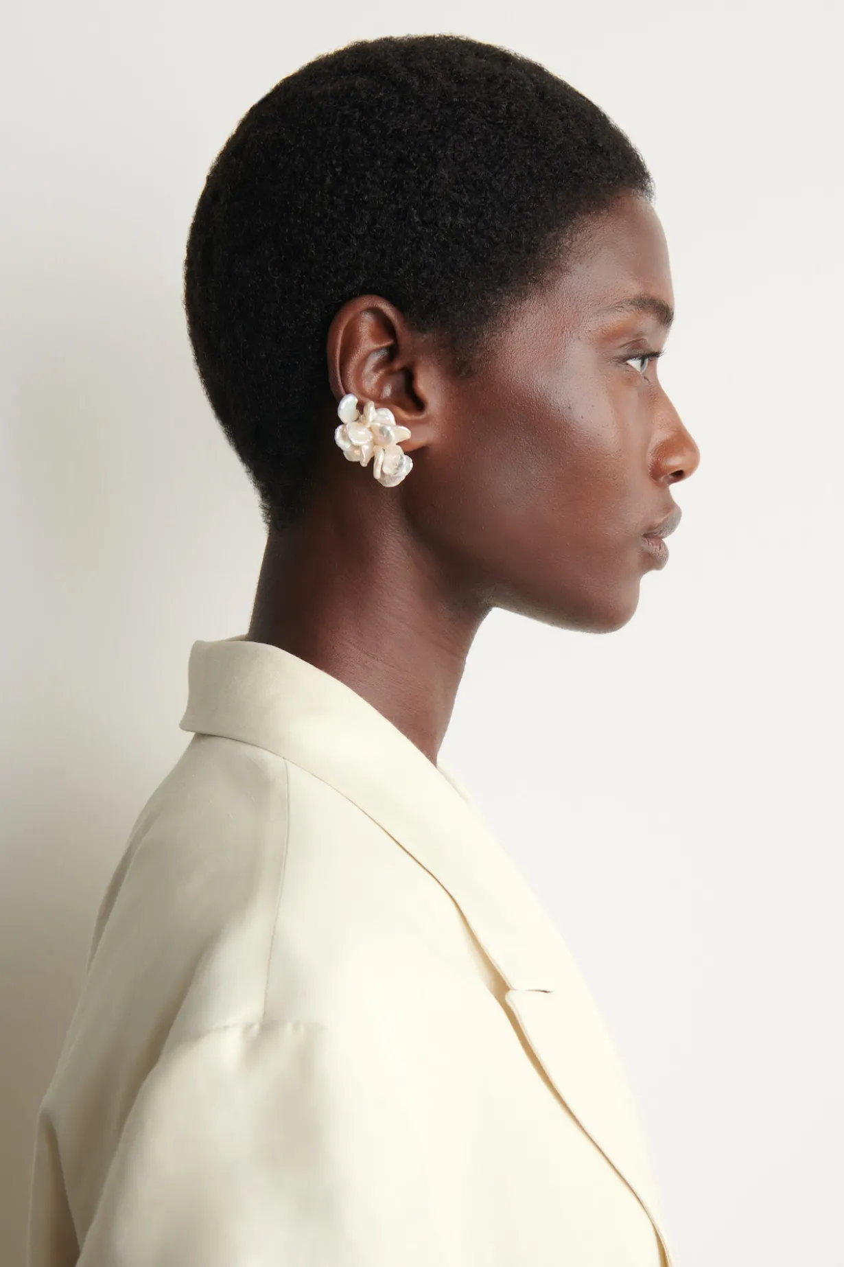 MISMATCHED CLUSTERED PEARL EARRINGS