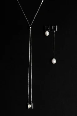 MISMATCHED RECTANGULAR PEARL DROP EARRINGS
