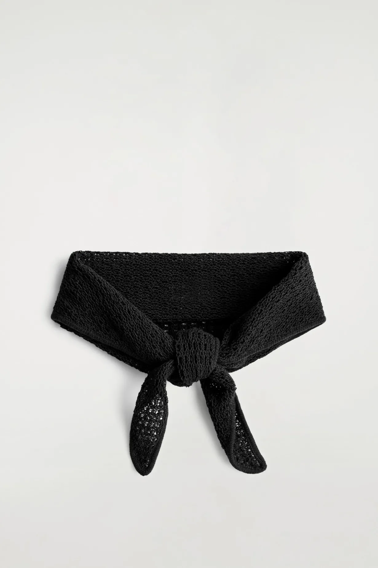 OPEN-KNIT TRIANGLE SCARF