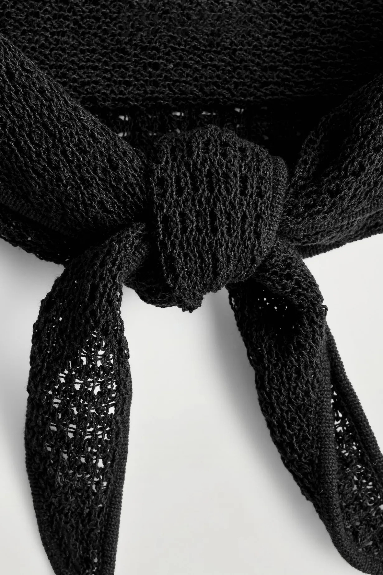 OPEN-KNIT TRIANGLE SCARF