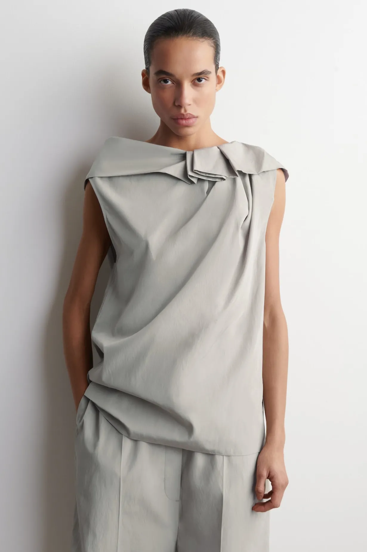OVERSIZED DRAPED TOP