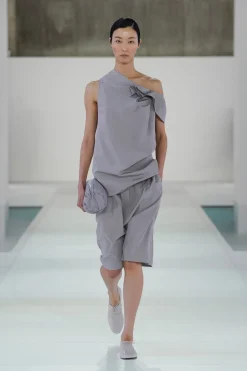 OVERSIZED DRAPED TOP