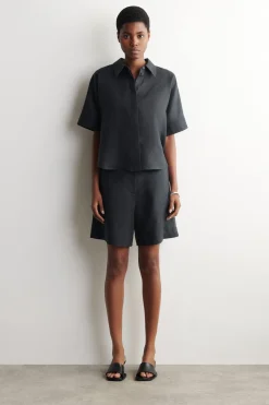 OVERSIZED SHORT-SLEEVED LINEN SHIRT