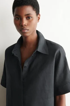 OVERSIZED SHORT-SLEEVED LINEN SHIRT