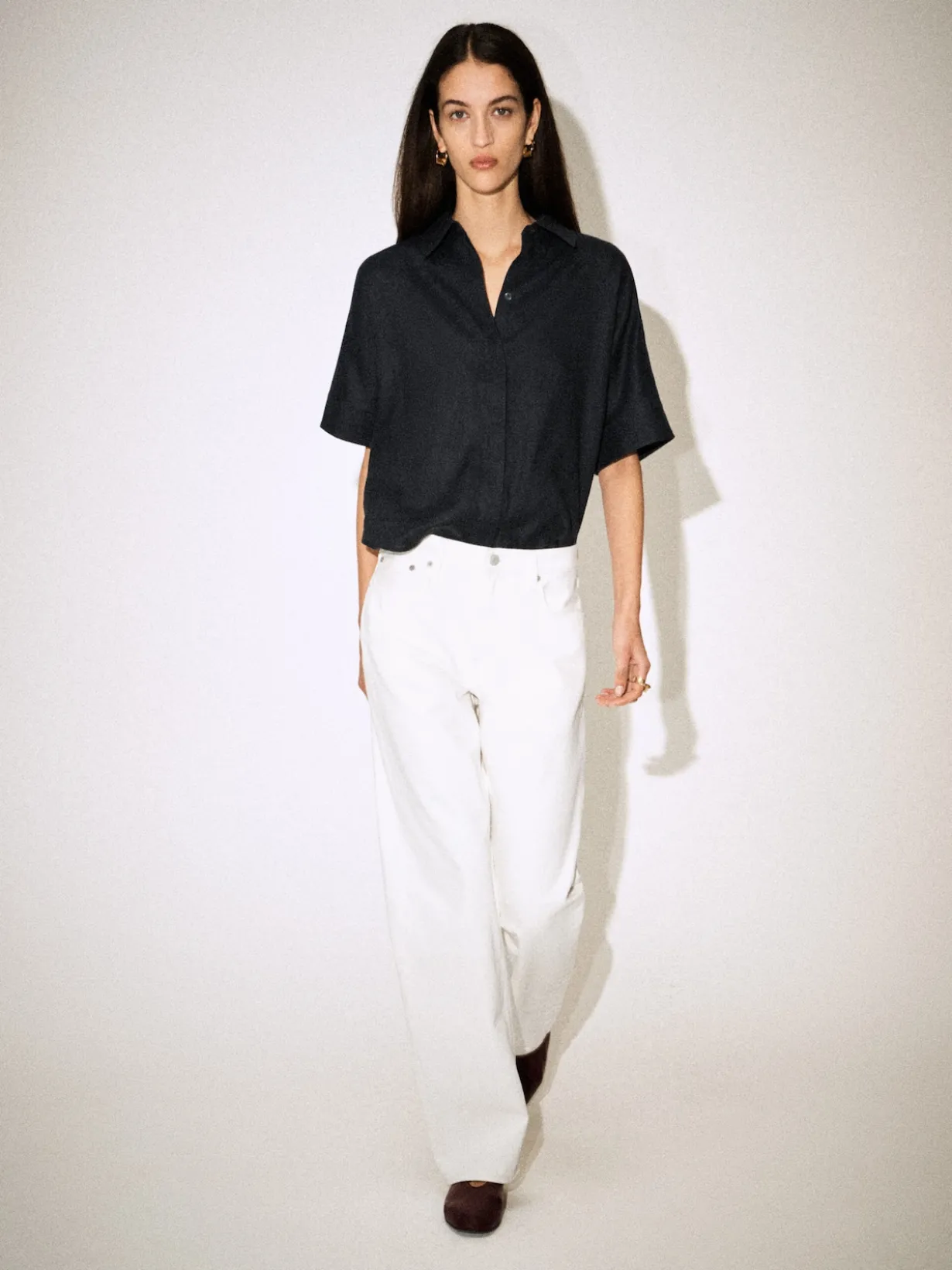 OVERSIZED SHORT-SLEEVED LINEN SHIRT
